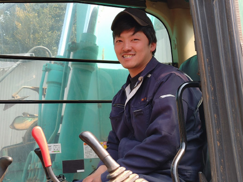 株式会社アース